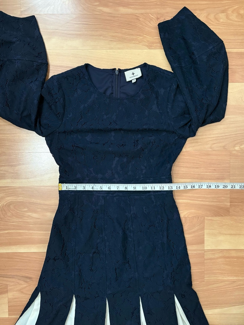 Tuckernuck Navy Blue Floral Lace Cristiana Pleated Dress Size XS Cocktail Formal - Picture 8 of 16